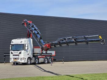 Scania R590 V8 8x2 / HMF 9520 - JIB - WINCH / TRACTOR